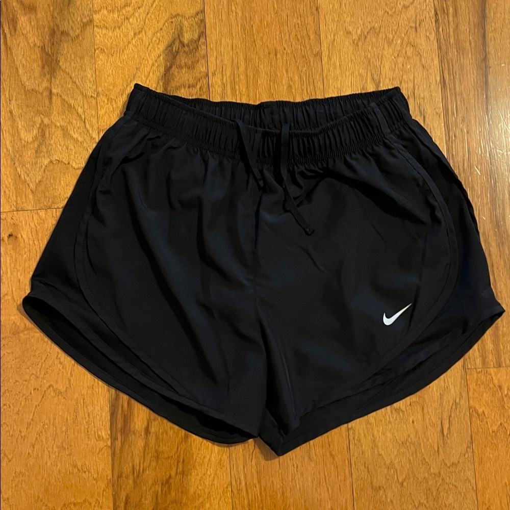 Nike DRI-FIT Tempo women's running shorts